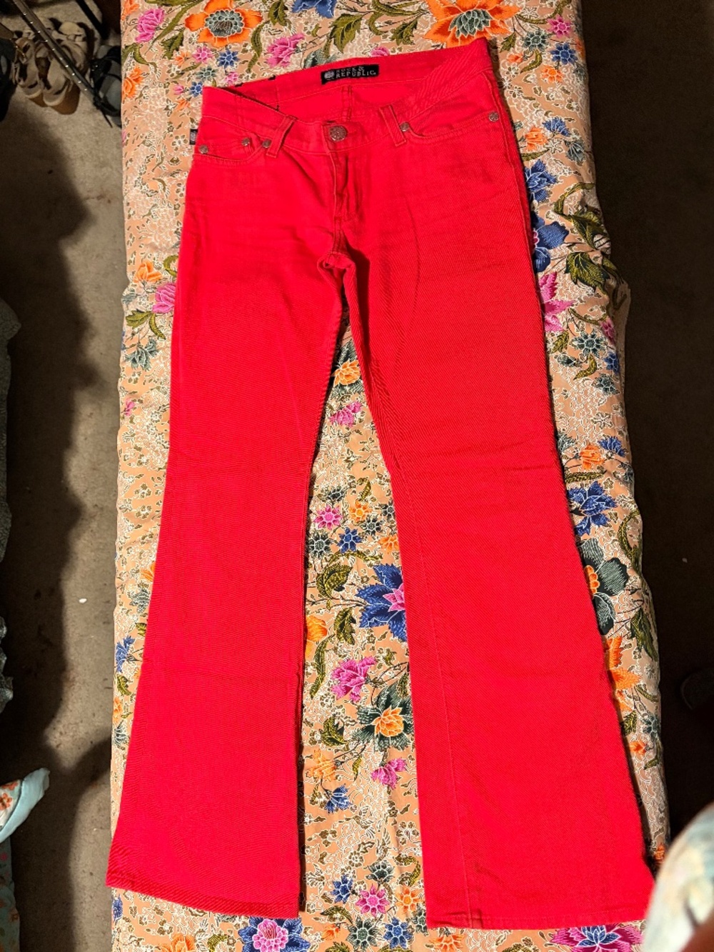 Rock and Republic red flare jeans size 25